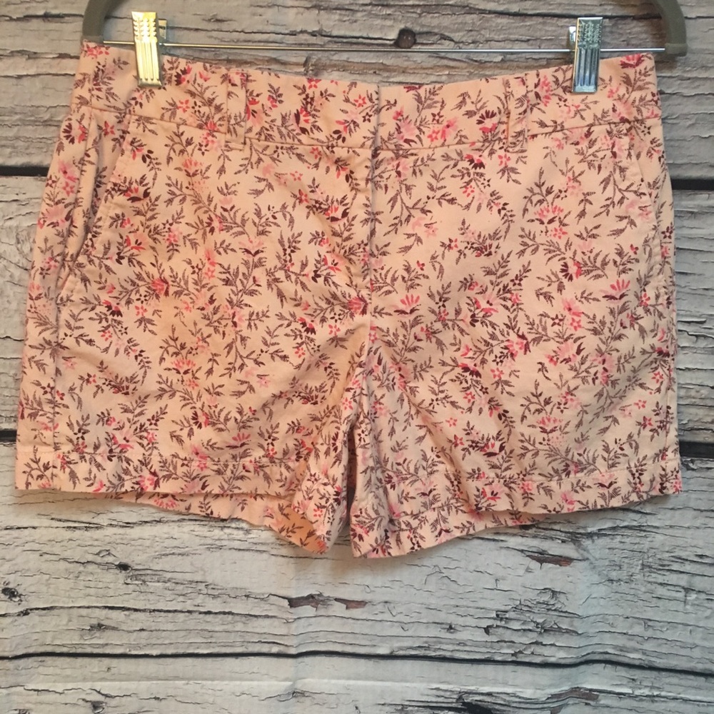 Ann Taylor LOFT shorts. Pink Floral. Size4